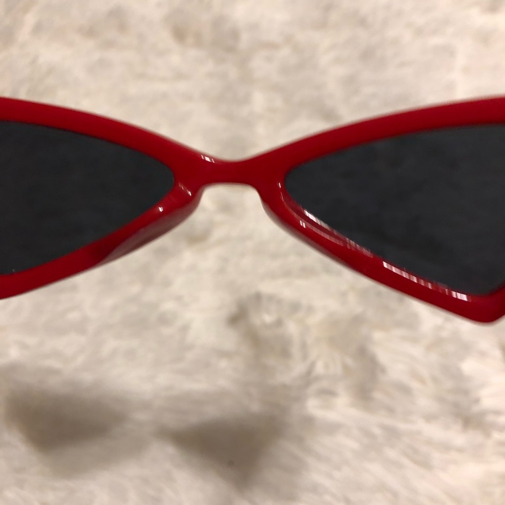 red funky retro sunglasses - Picture 6 of 6